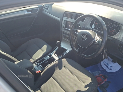 YH15NNKVolkswagenGolf-14