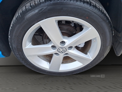 YH16FKOVolkswagenPolo-11
