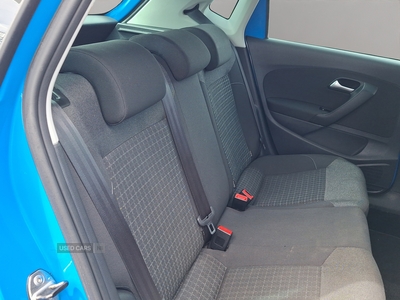 YH16FKOVolkswagenPolo-13