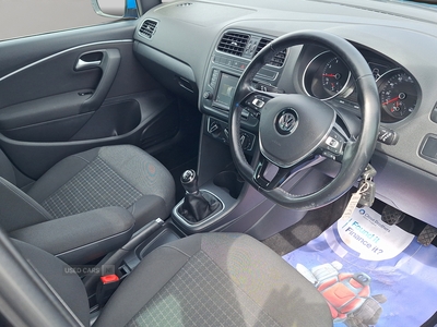 YH16FKOVolkswagenPolo-14