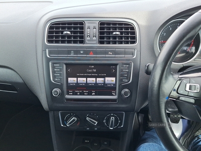 YH16FKOVolkswagenPolo-17