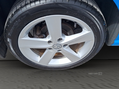 YH16FKOVolkswagenPolo-8