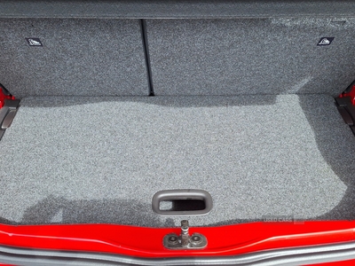 YNZ1324VolkswagenUp-12