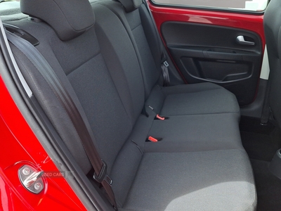 YNZ1324VolkswagenUp-13