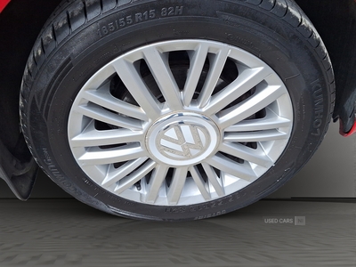 YNZ1324VolkswagenUp-9